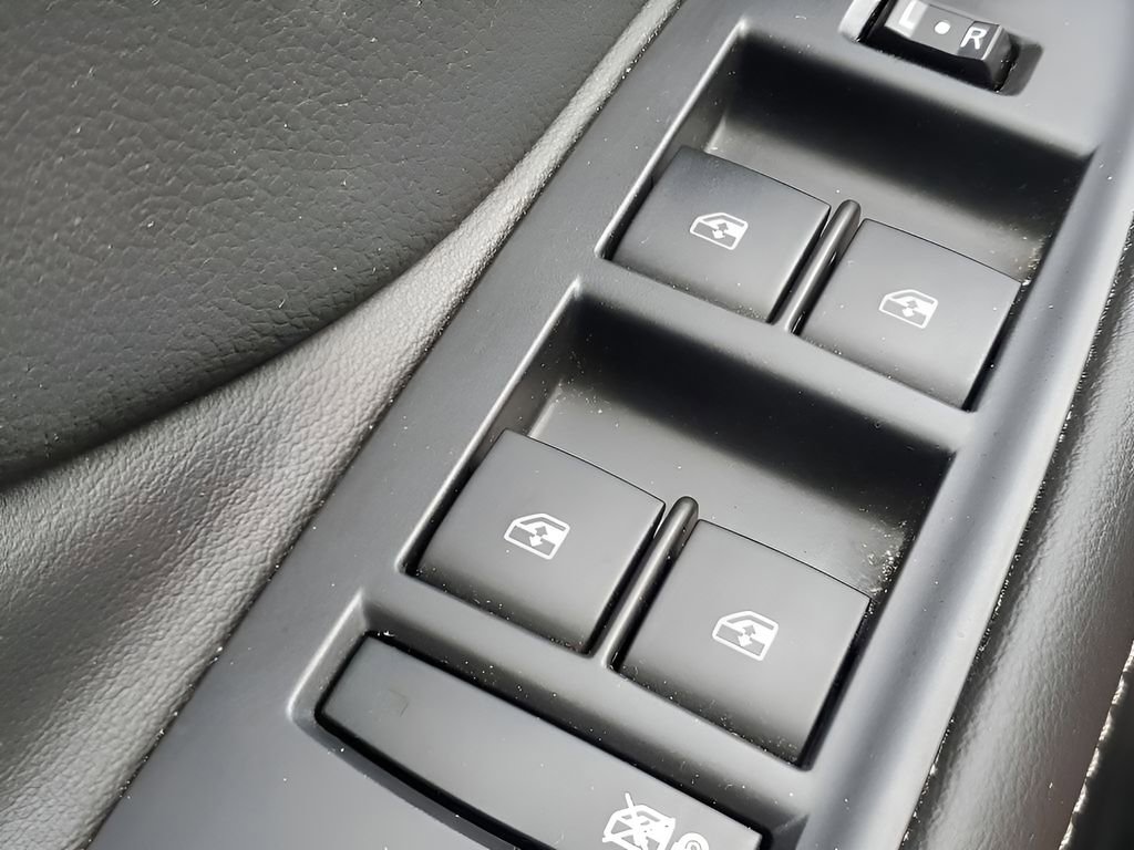 Used 2020 Buick Envision Essence image 34