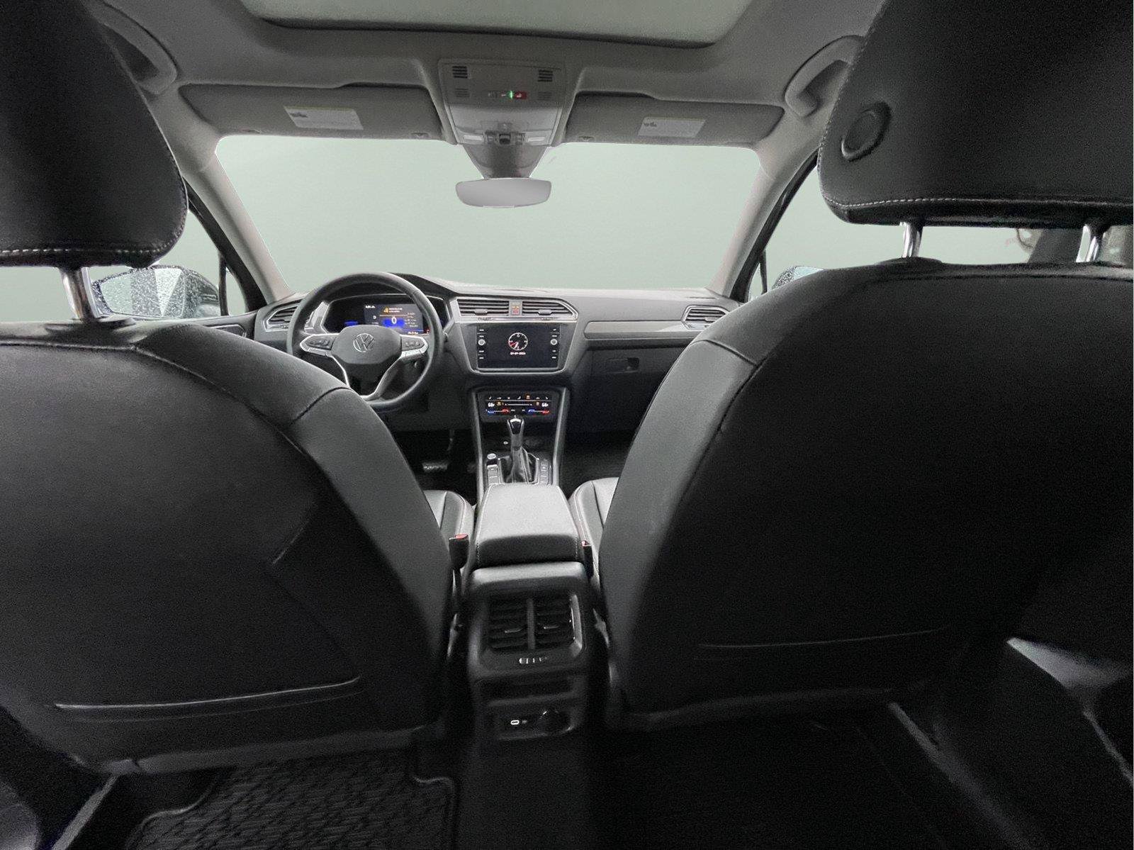 Used 2022 Volkswagen Tiguan SE AWD/4WD image 17