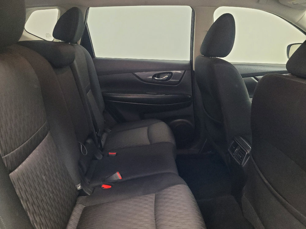 Used 2020 Nissan Rogue SV w/ Premium Package image 19