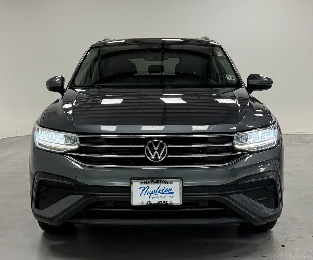 Used 2022 Volkswagen Tiguan SE w/ Panoramic Sunroof Package image 7