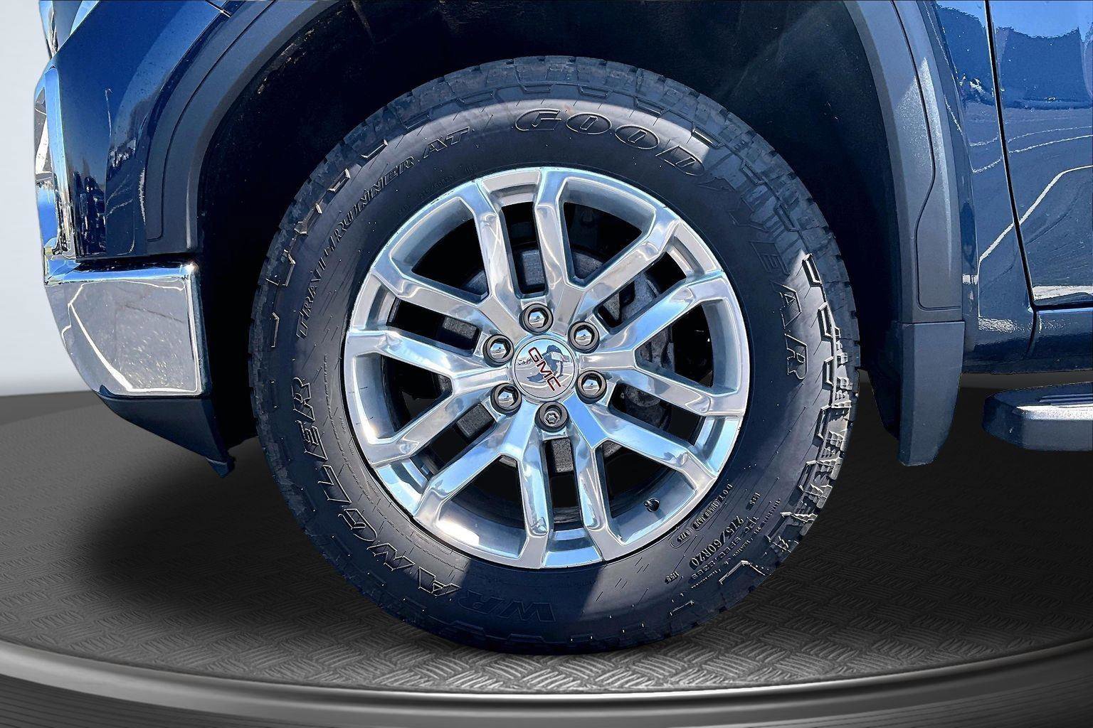 Used 2019 GMC Sierra 1500 SLT w/ SLT Premium Package AWD/4WD image 10