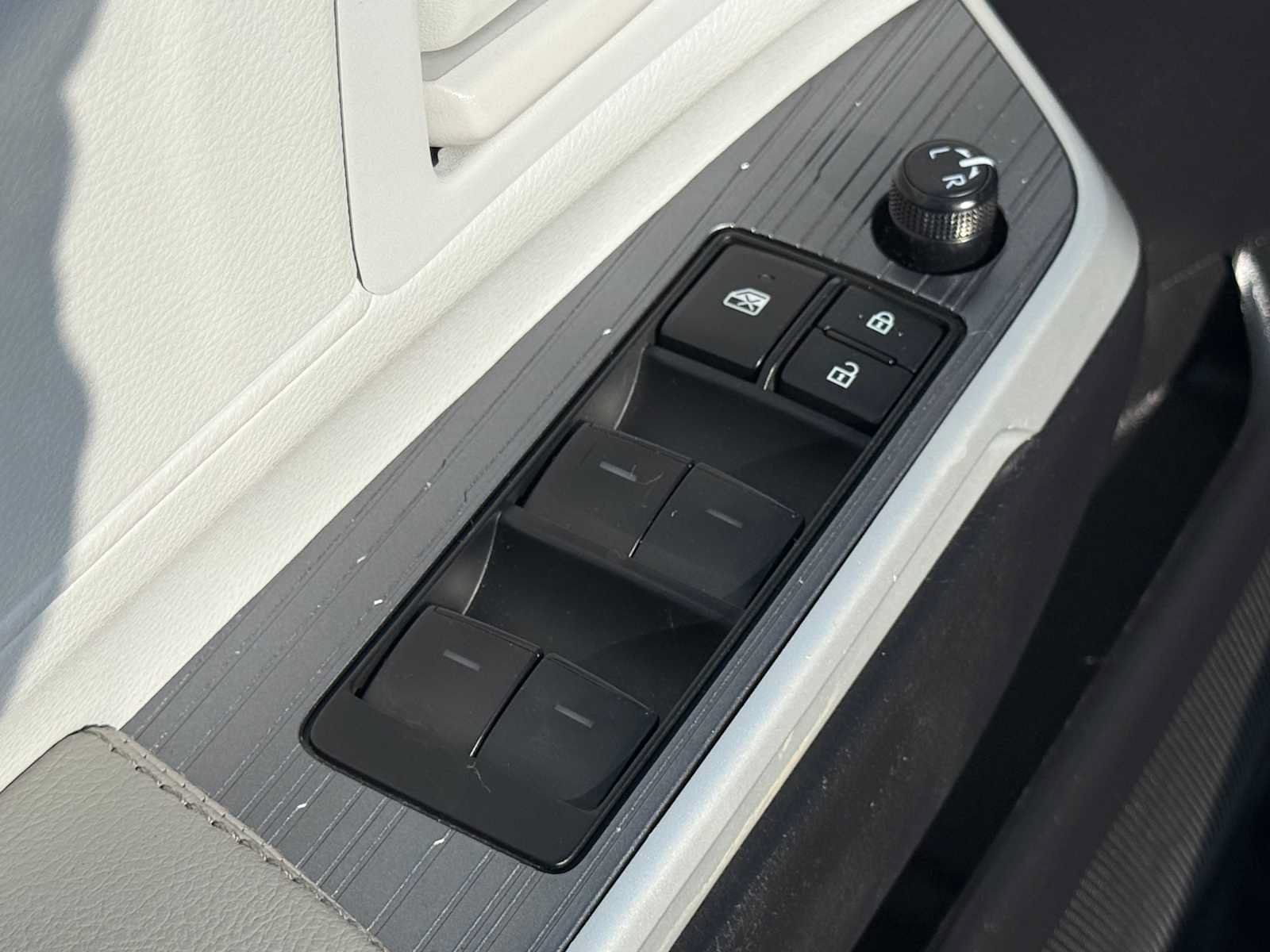 Certified 2026 Toyota Sienna LE AWD/4WD image 12
