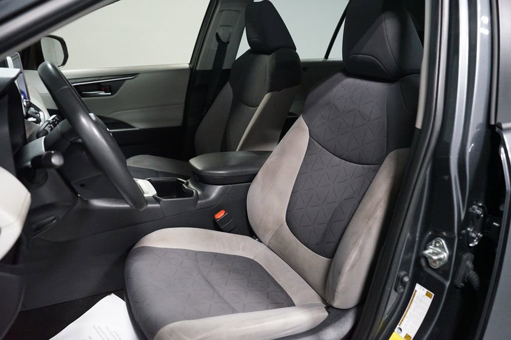 Used 2024 Toyota RAV4 XLE w/ Convenience Package image 27
