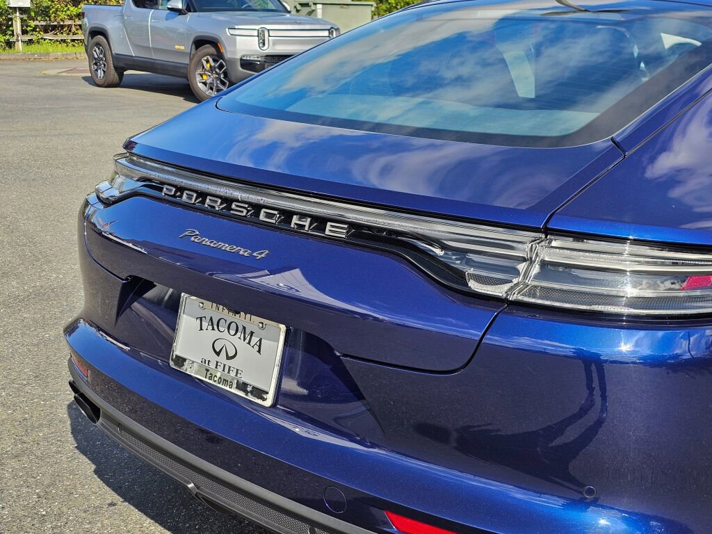 Used 2022 Porsche Panamera 4 Platinum Edition w/ Assistance Package image 17