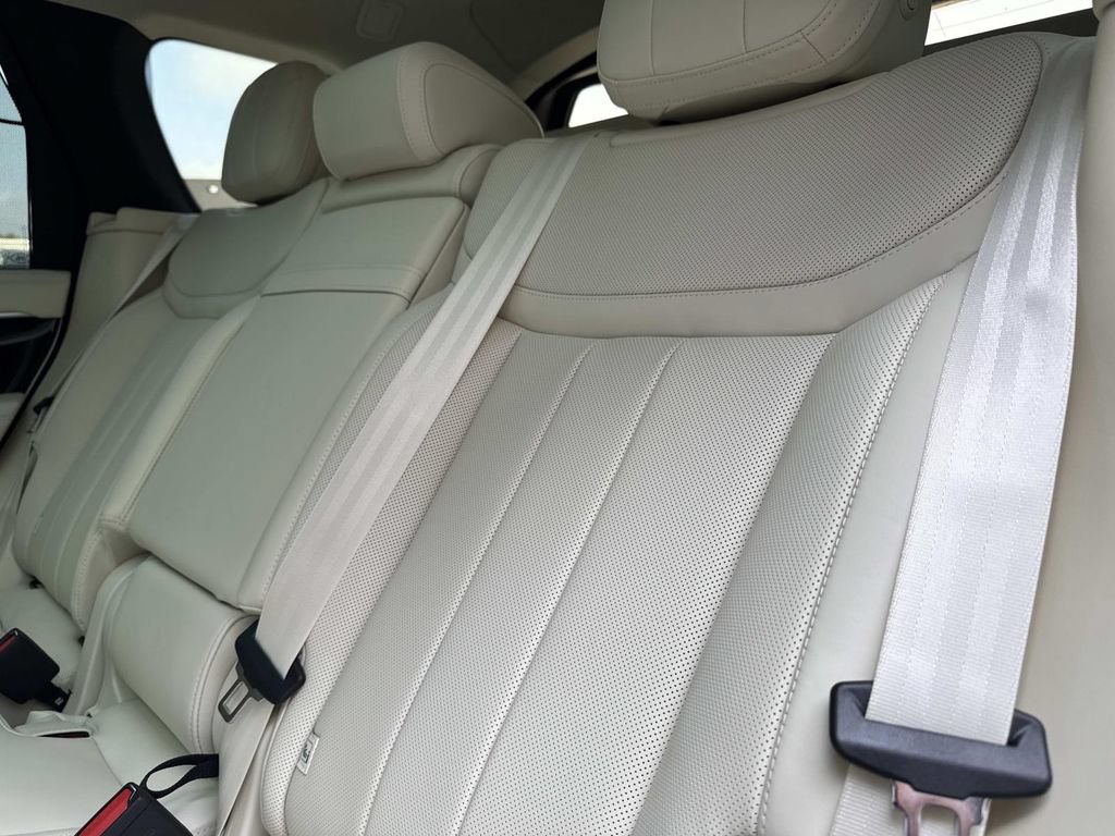 New 2026 Land Rover Range Rover SE AWD/4WD image 14