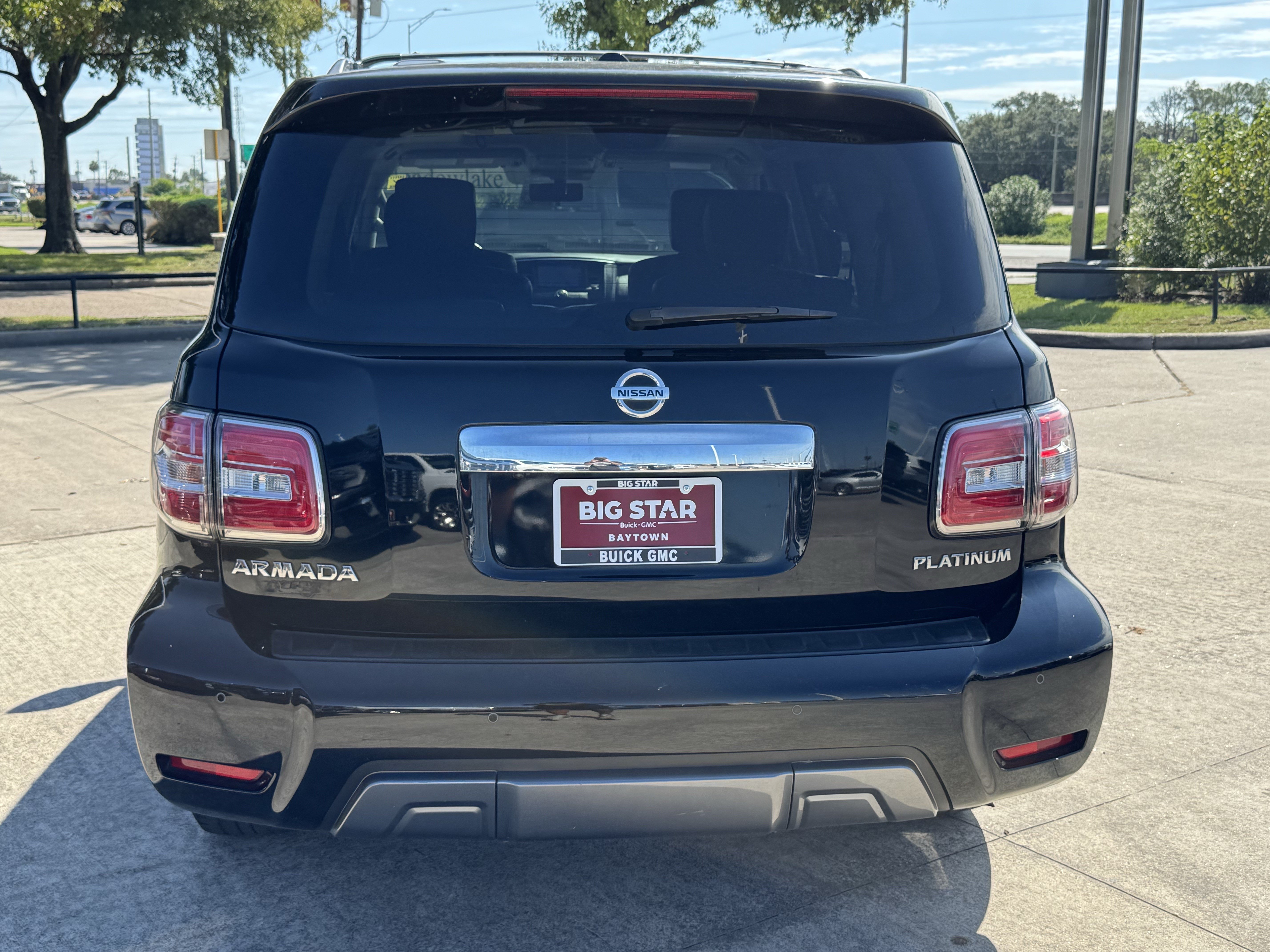 Used 2020 Nissan Armada Platinum w/ Captain's Chairs Package RWD image 6
