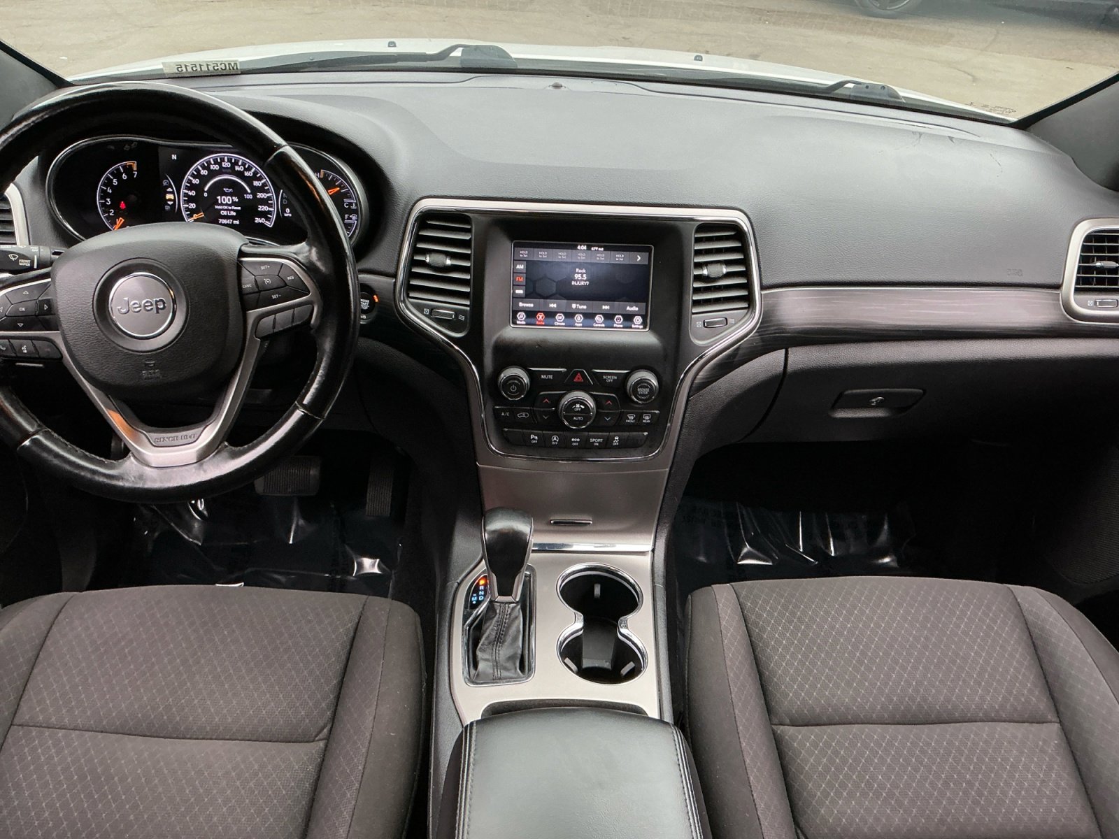 Used 2021 Jeep Grand Cherokee Laredo image 15