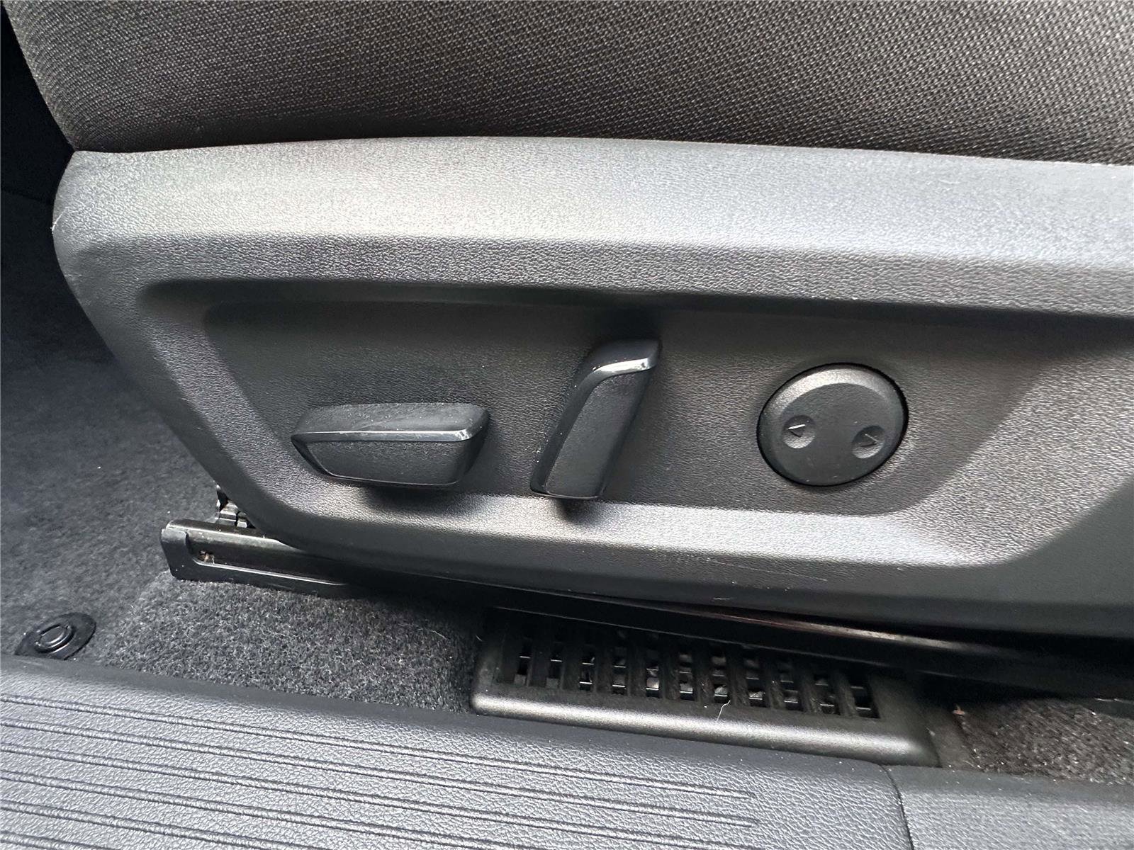 Certified 2022 Nissan Rogue SV image 16