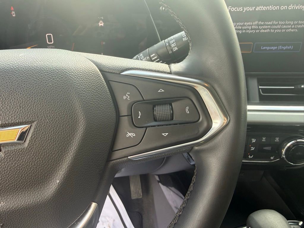 Used 2025 Chevrolet Trax LT w/ LT Convenience Package image 30