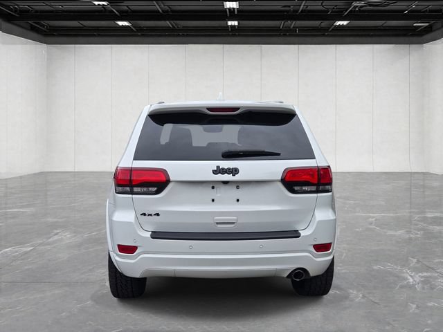 Used 2018 Jeep Grand Cherokee Altitude AWD/4WD image 4