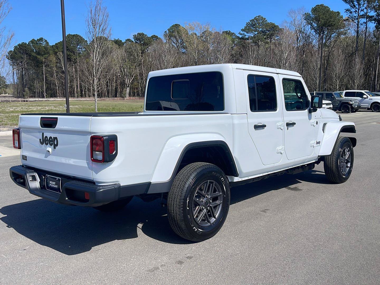 New 2026 Jeep Gladiator Sport AWD/4WD image 7