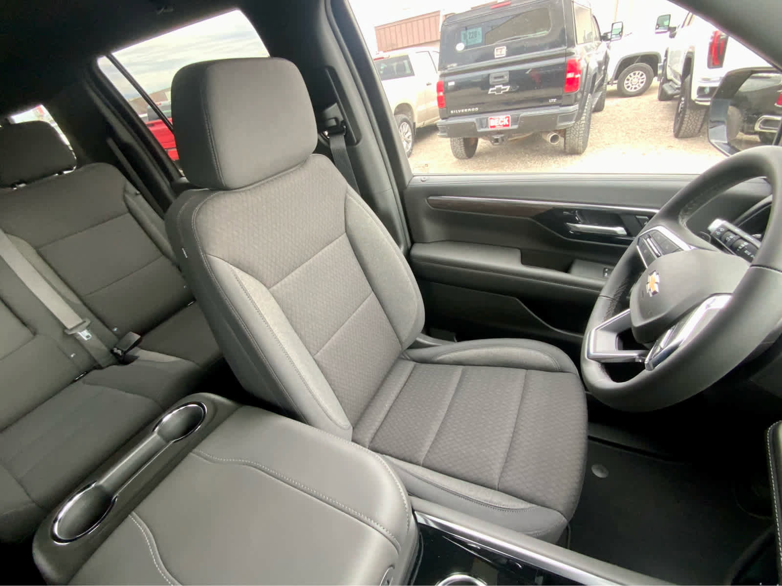 New 2026 Chevrolet Suburban LS image 27