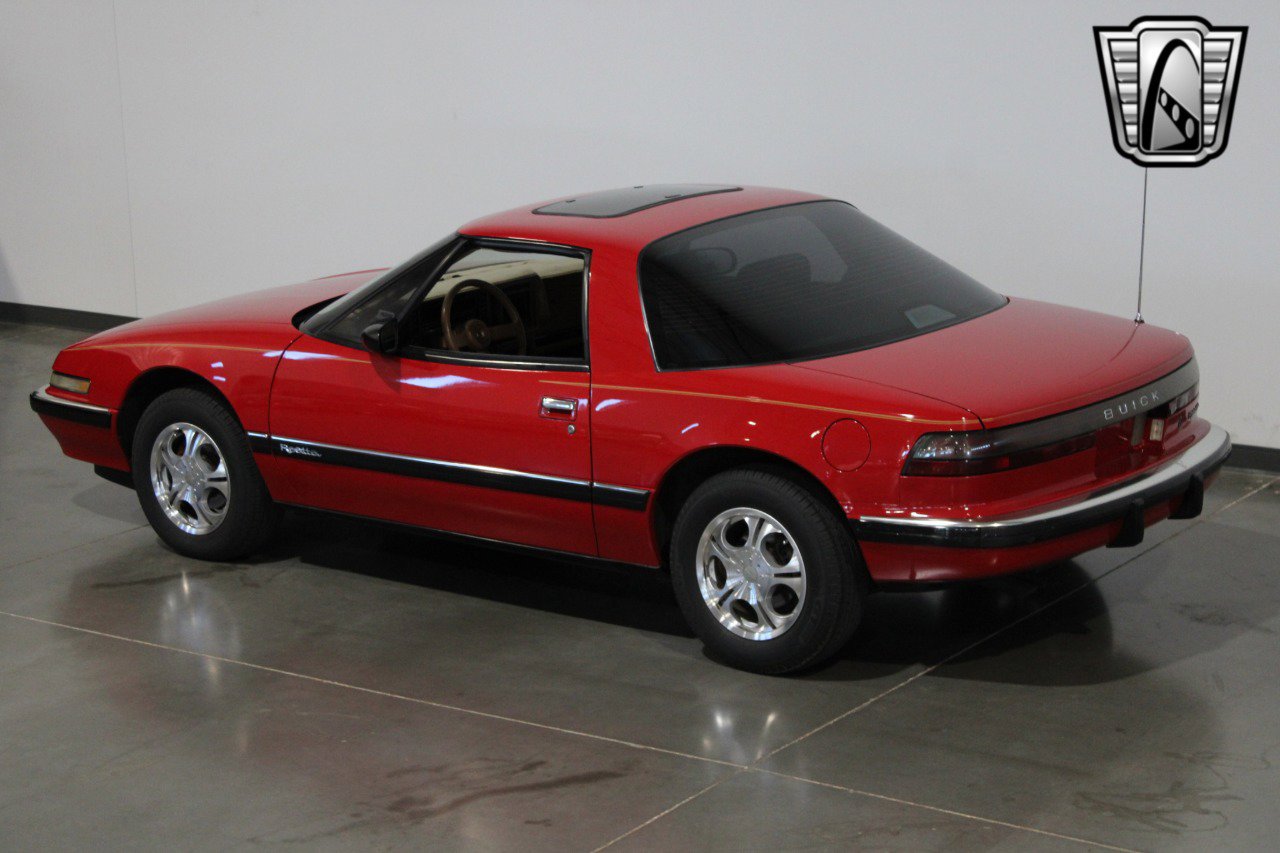 Used 1989 Buick Reatta Coupe image 10