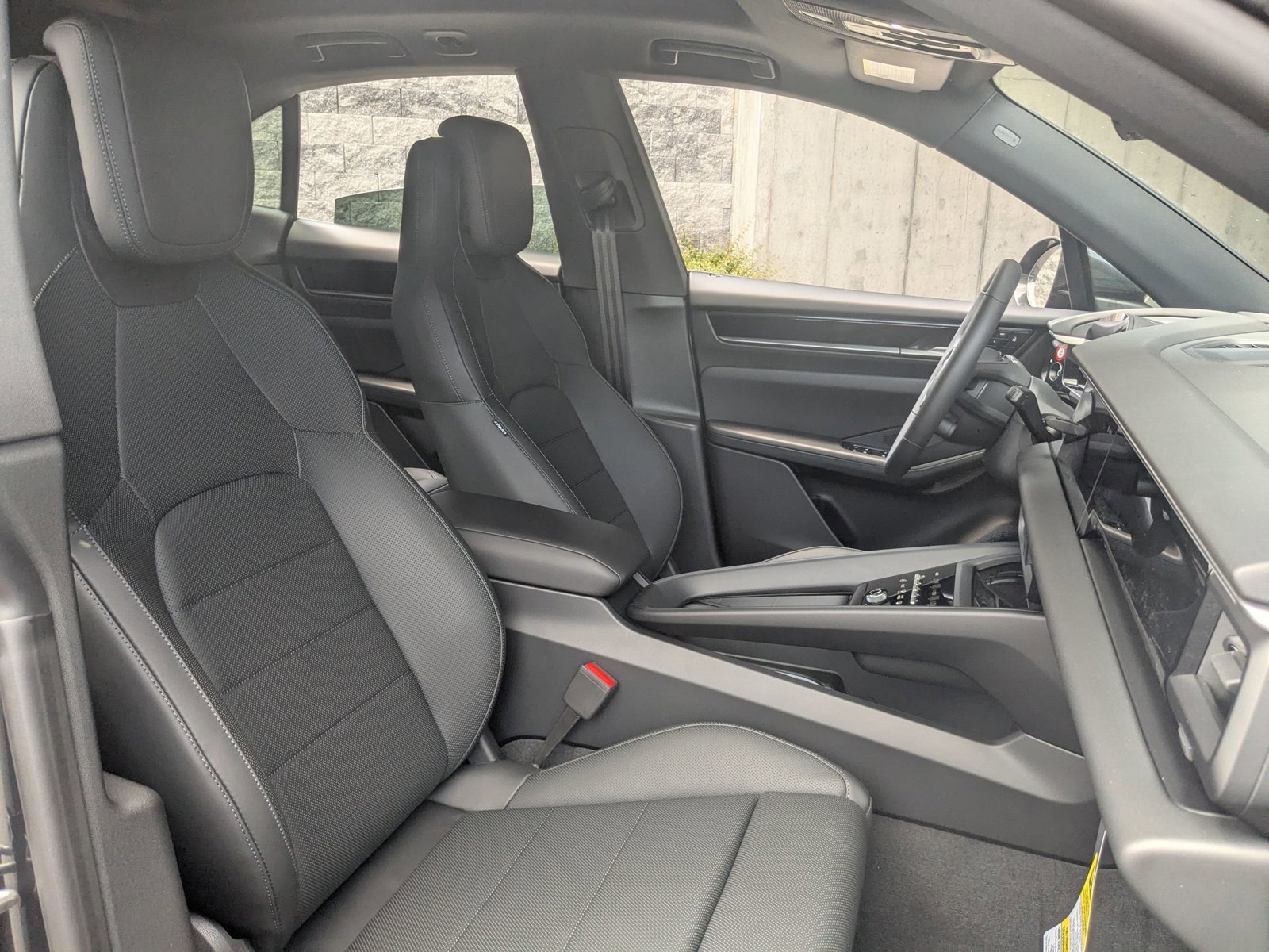 New 2025 Porsche Macan 4 Electric image 25