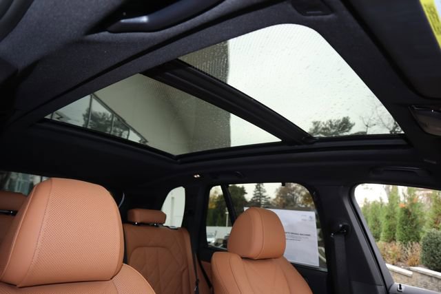 New 2026 BMW X5 xDrive50e w/ Executive Package image 30