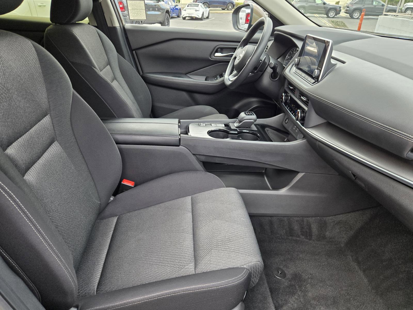 Used 2024 Nissan Rogue SV FWD image 33