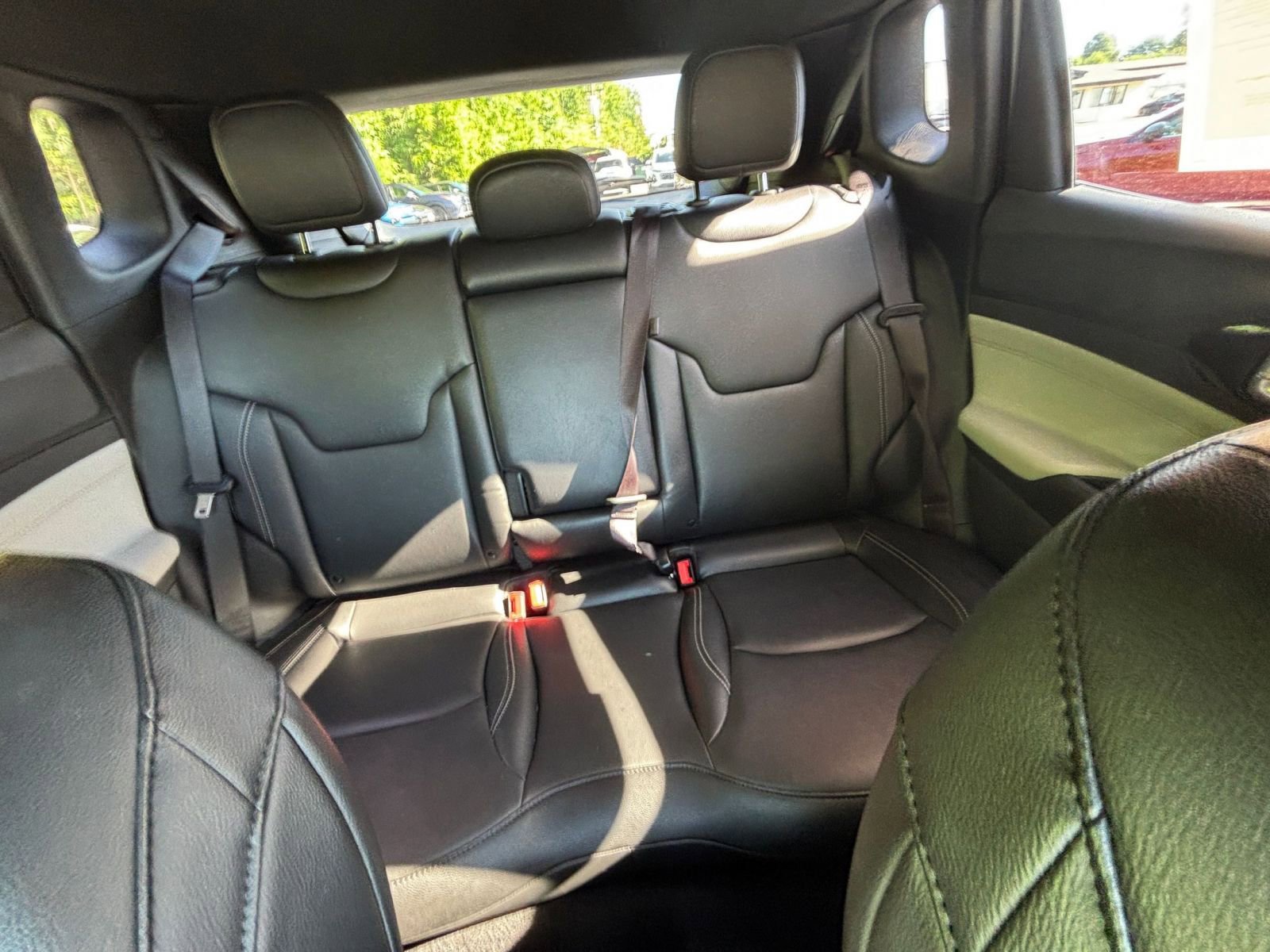 Used 2025 Jeep Compass Limited AWD/4WD image 32
