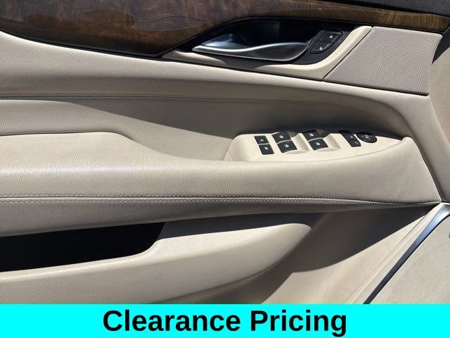 Used 2018 Cadillac Escalade ESV Luxury AWD/4WD image 13