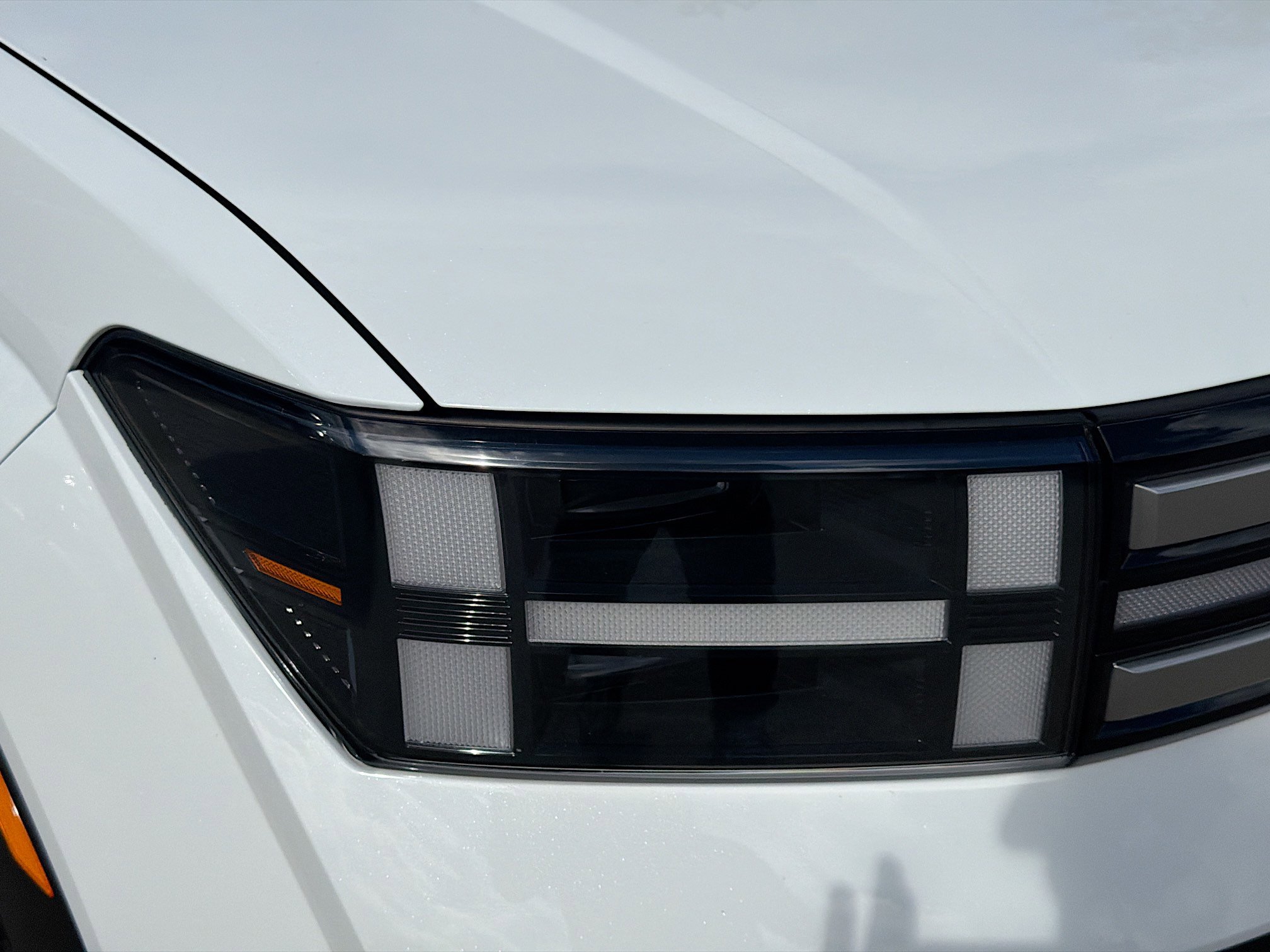 Used 2025 Hyundai Santa Fe SE FWD image 31