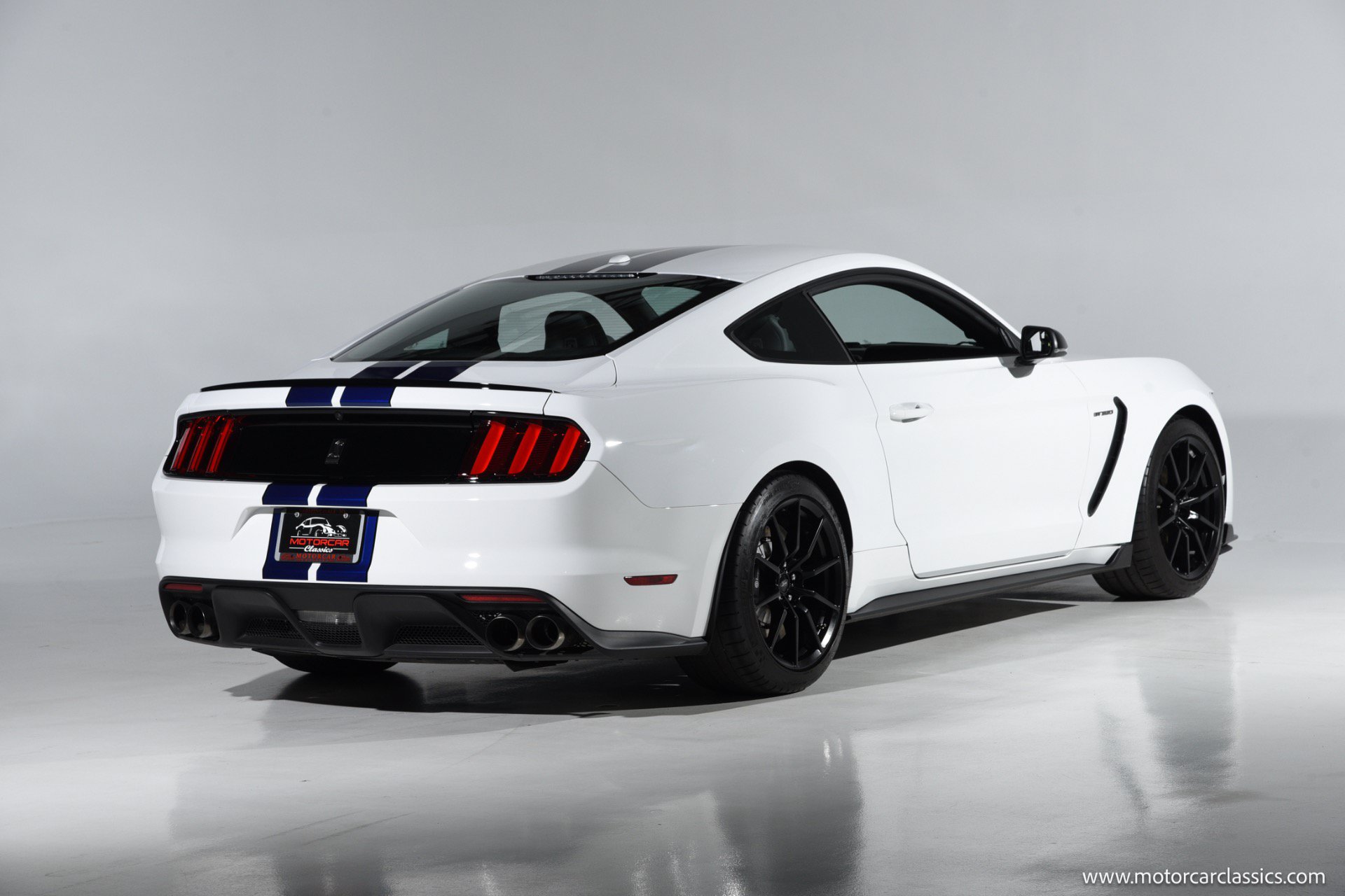 Used 2016 Ford Mustang Shelby GT350 w/ Technology Package RWD image 6