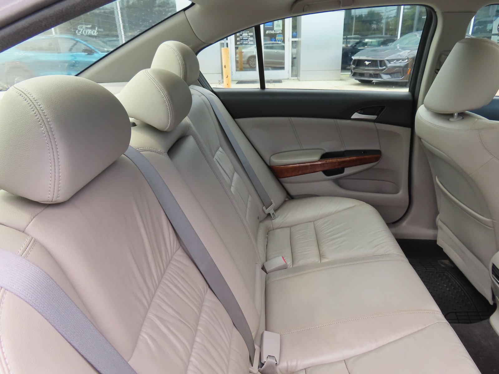Used 2011 Honda Accord EX-L image 37