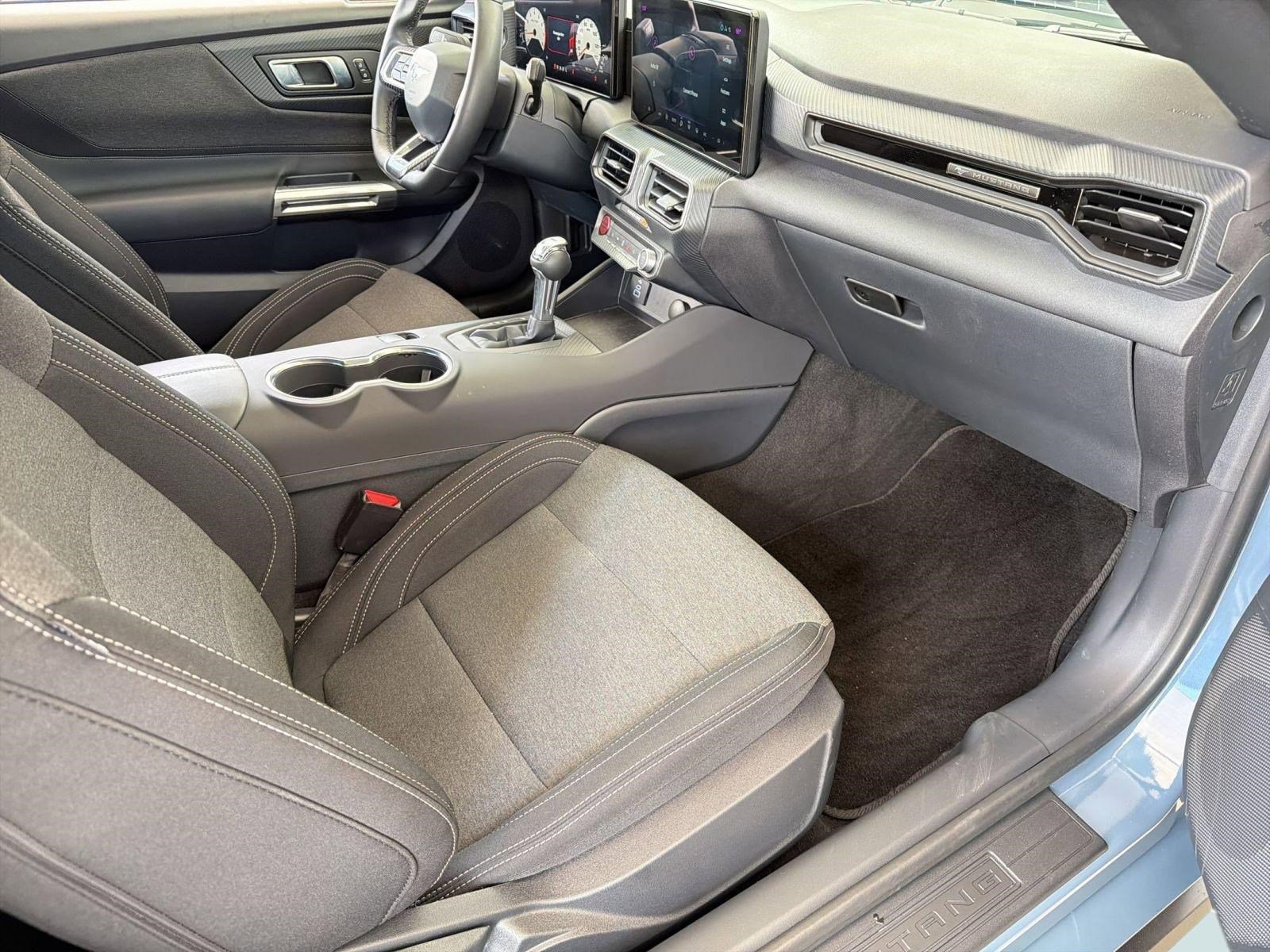 Used 2025 Ford Mustang Coupe image 30