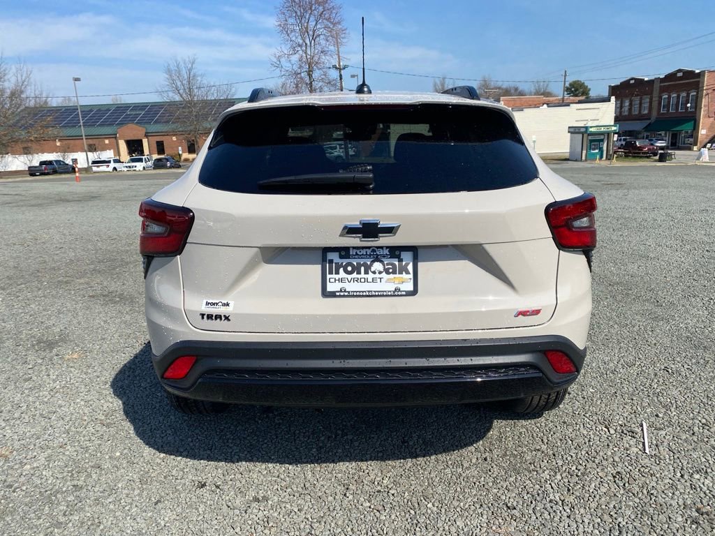 New 2026 Chevrolet Trax RS w/ Sunroof Package FWD image 4