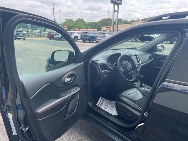 Used 2022 Jeep Cherokee Trailhawk AWD/4WD image 4