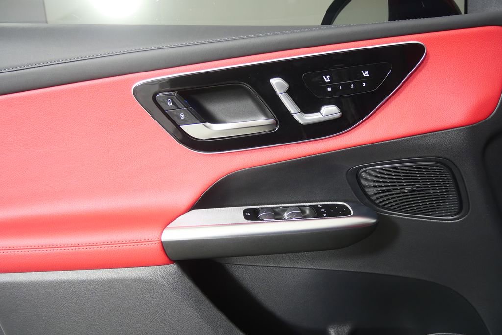 Used 2026 Mercedes-Benz GLC 43 AMG 4MATIC image 8