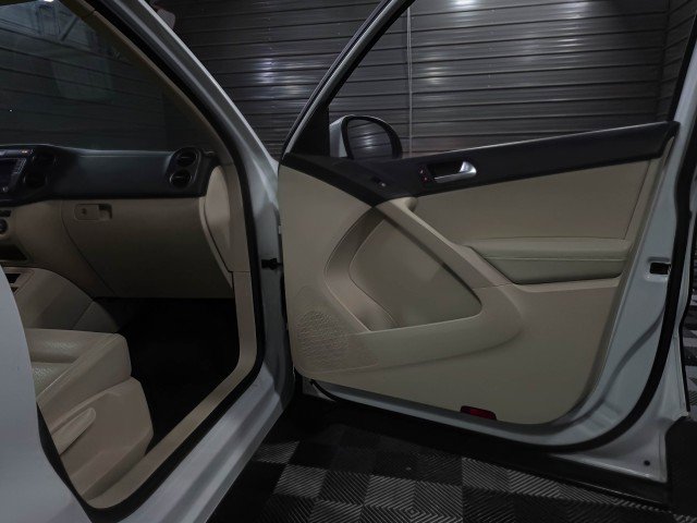 Used 2017 Volkswagen Tiguan S image 31