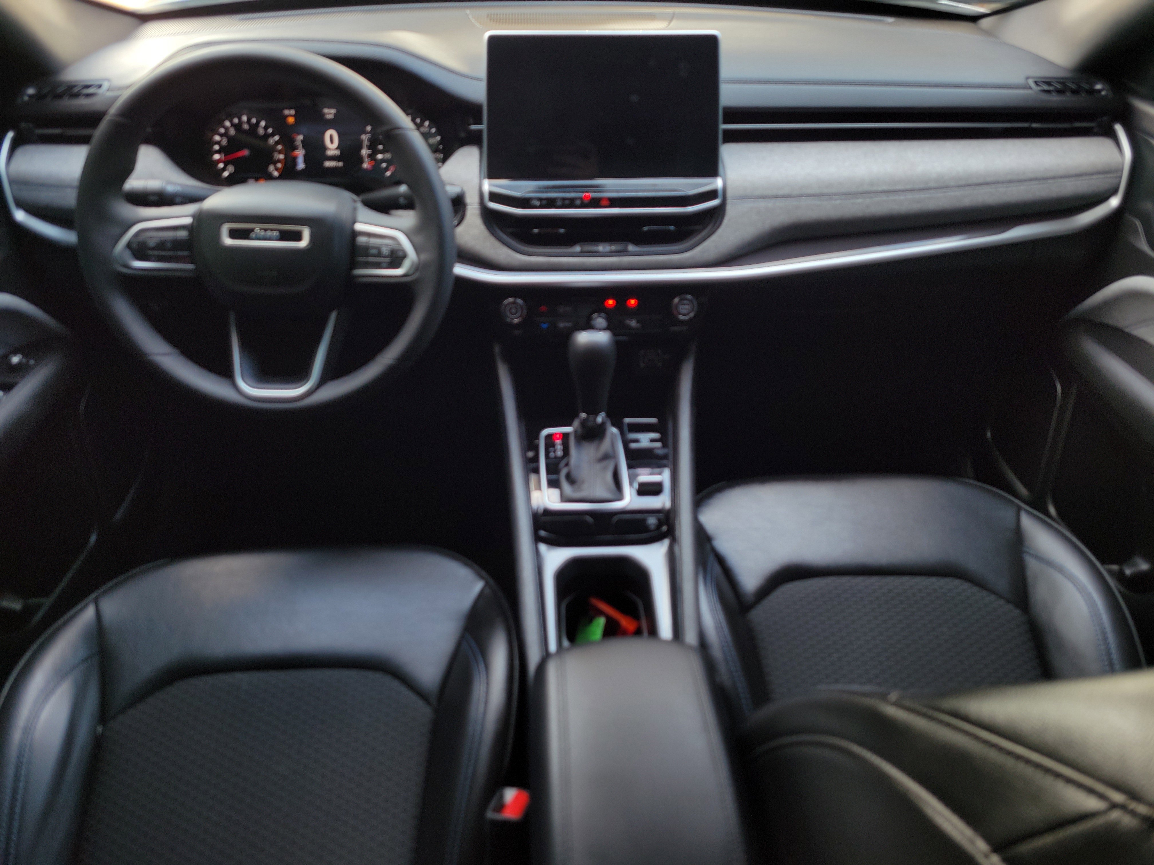 Used 2023 Jeep Compass Latitude image 12
