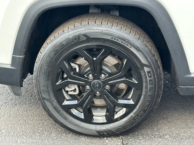 Used 2025 Jeep Compass Latitude AWD/4WD image 10