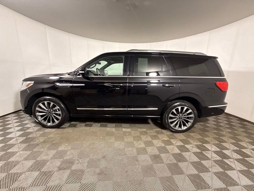Used 2021 Lincoln Navigator Reserve w/ Luxury Package AWD/4WD image 2