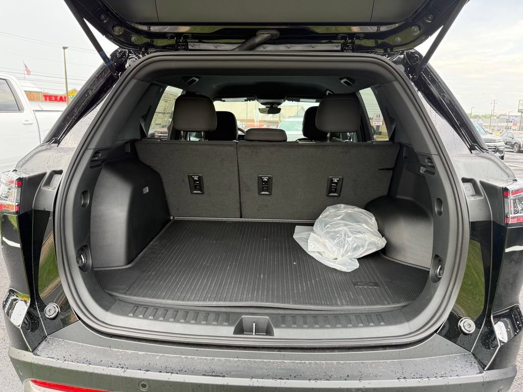 New 2027 Chevrolet Equinox LT w/ Safety and Technology Package AWD/4WD image 16