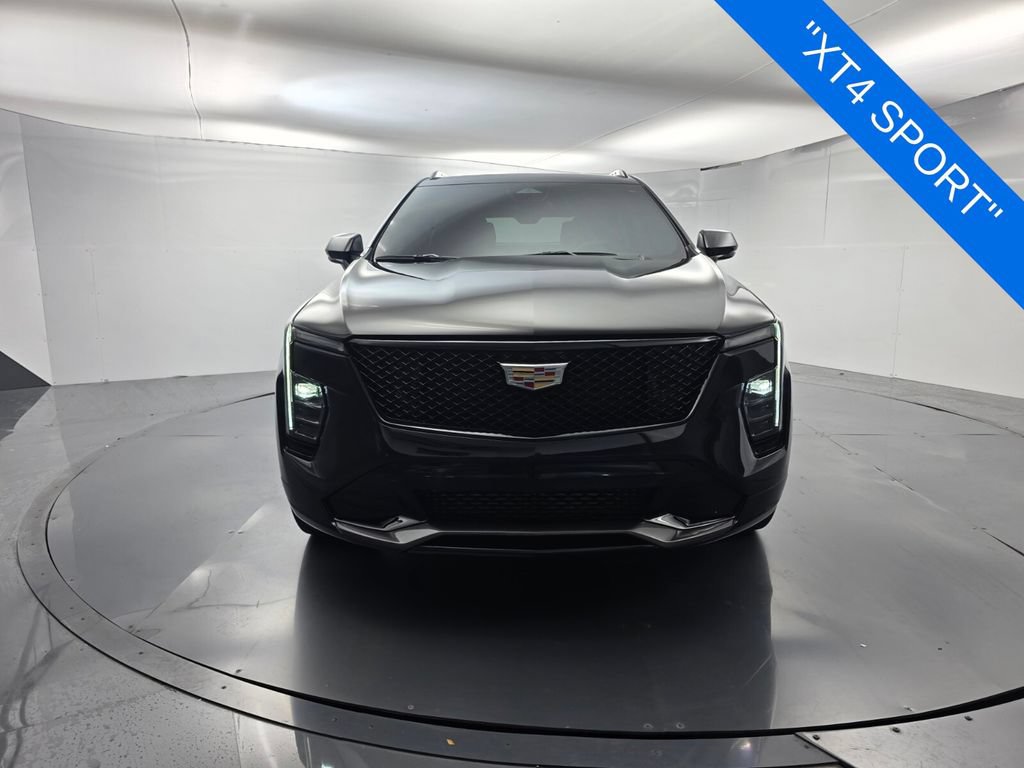 Used 2024 Cadillac XT4 Sport FWD image 2