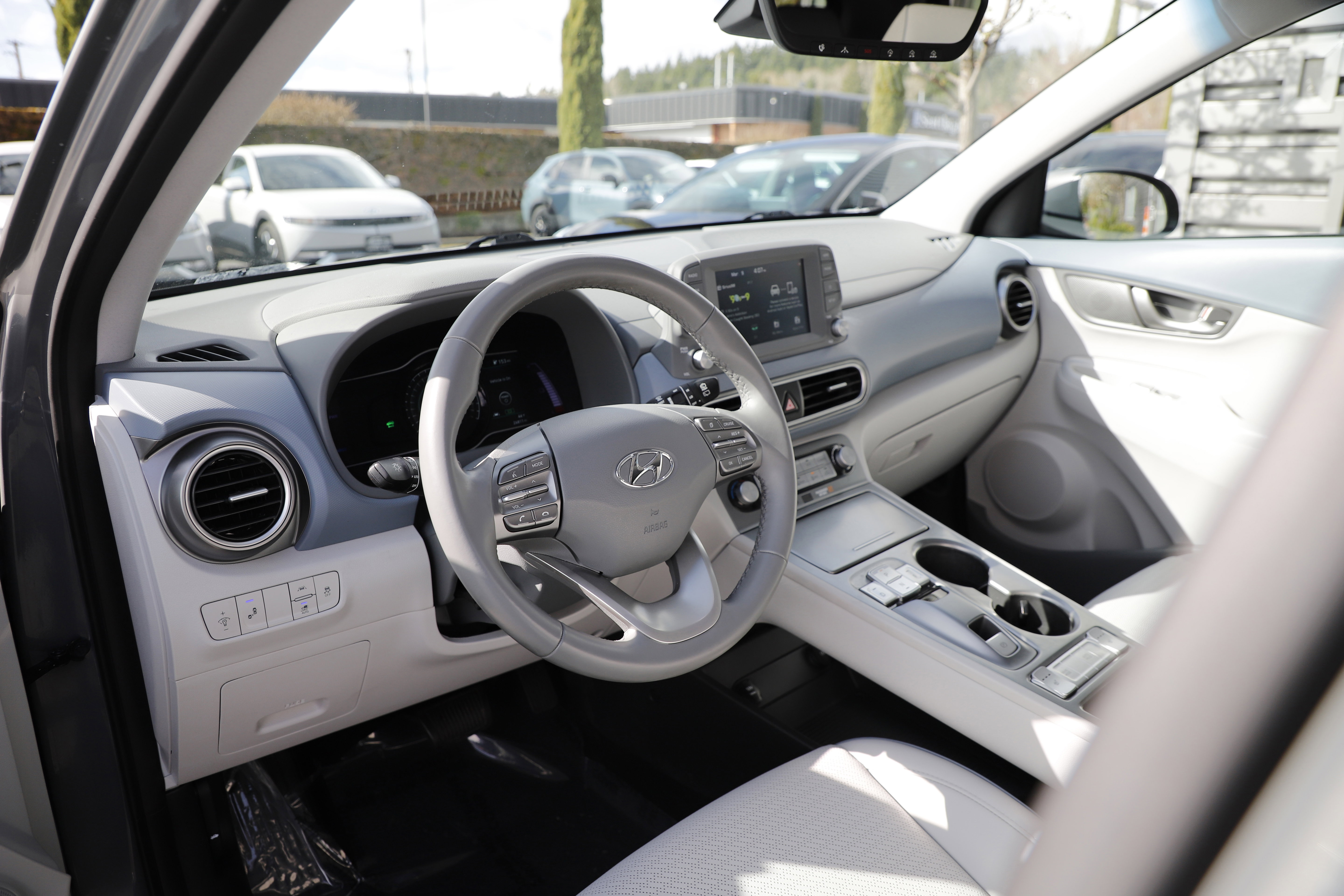 Used 2021 Hyundai Kona Limited image 19