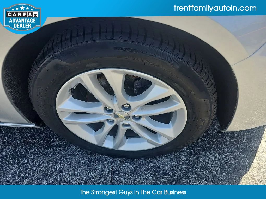 Used 2017 Chevrolet Malibu LT w/ Leather Package image 46