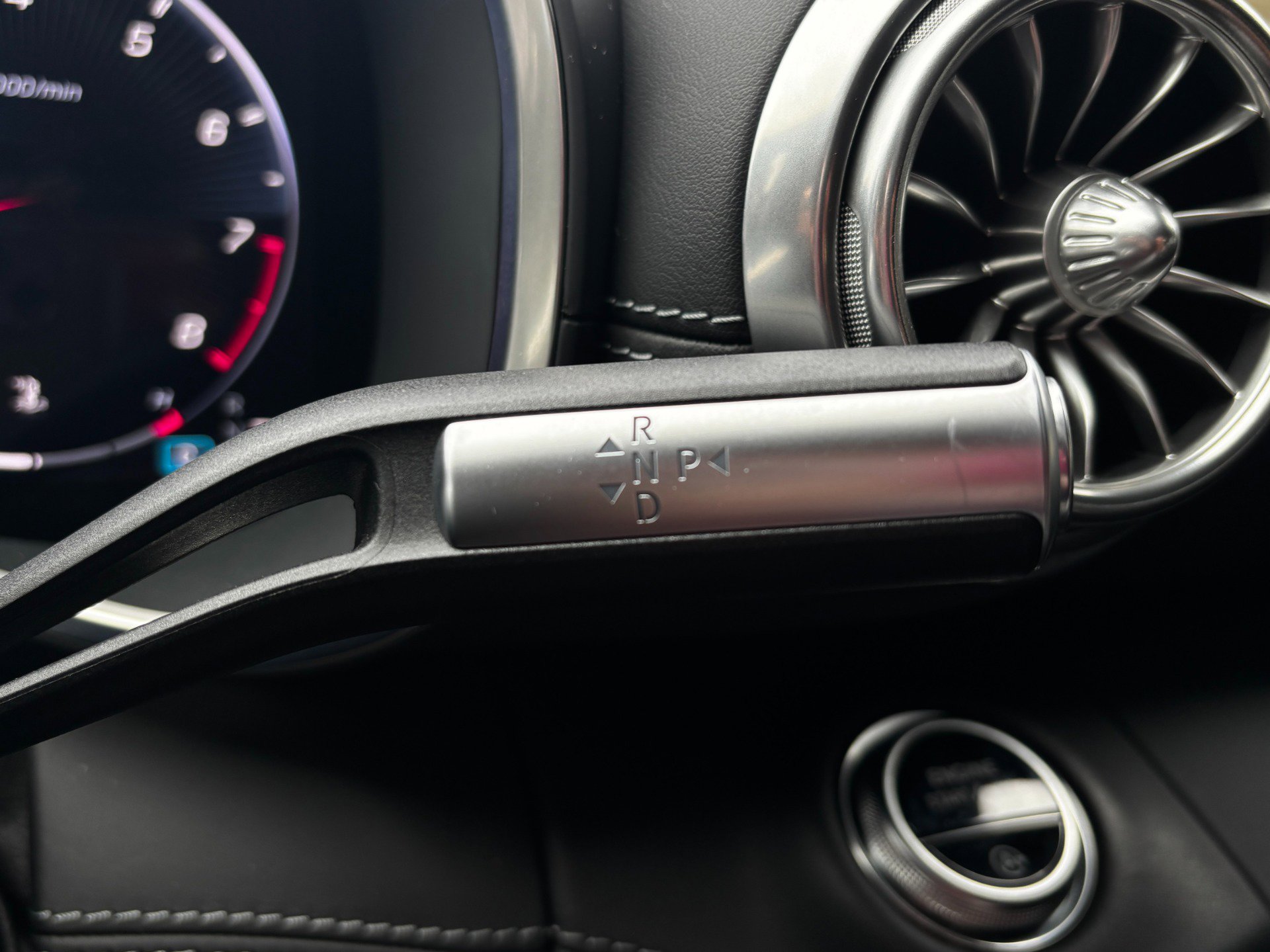 Used 2022 Mercedes-Benz SL 63 AMG 4MATIC w/ Driver Assistance Package image 37