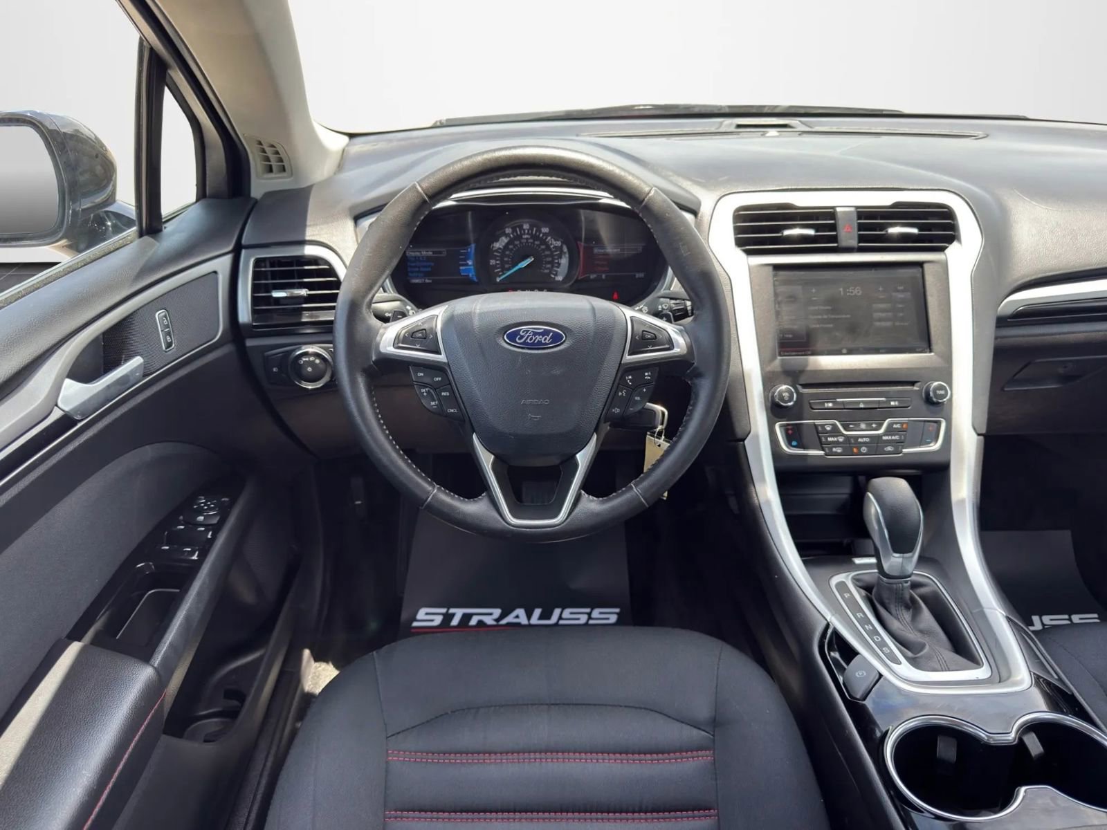 Used 2016 Ford Fusion SE AWD/4WD image 15