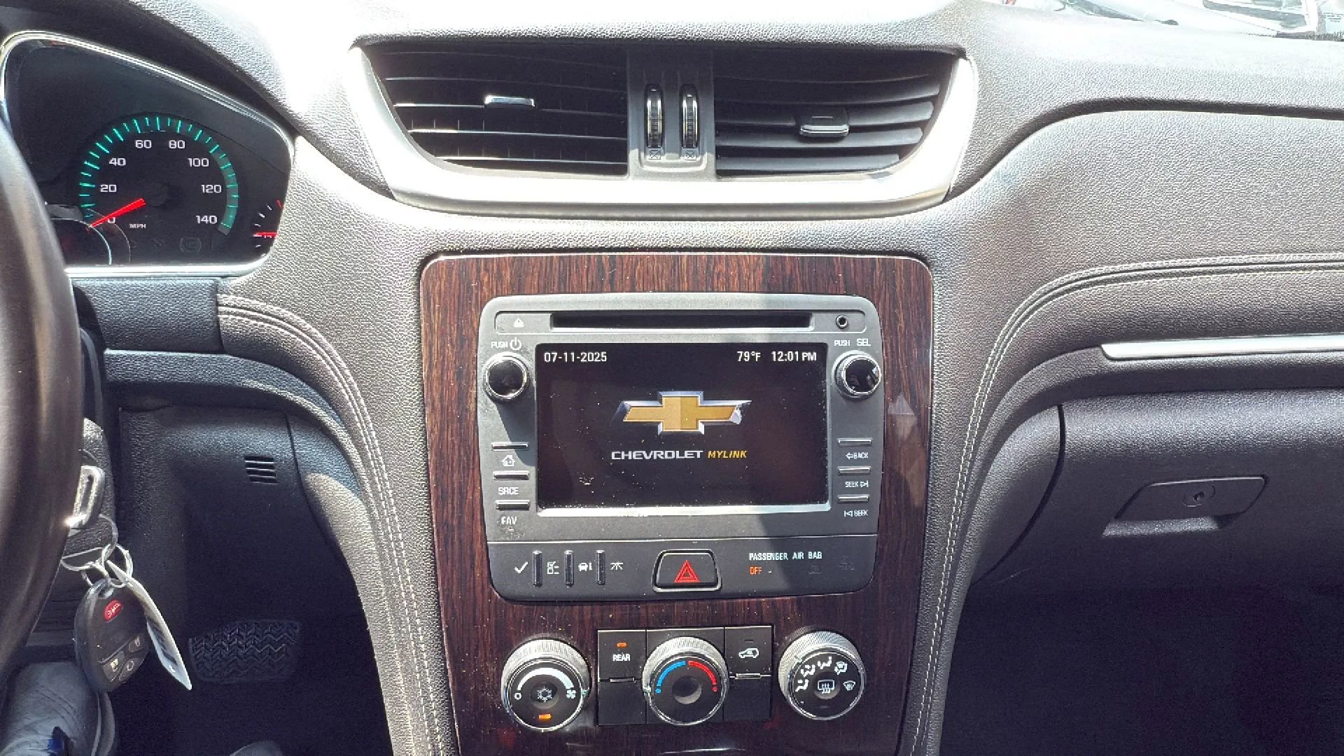 Used 2017 Chevrolet Traverse LT w/ Style and Technology Package image 17