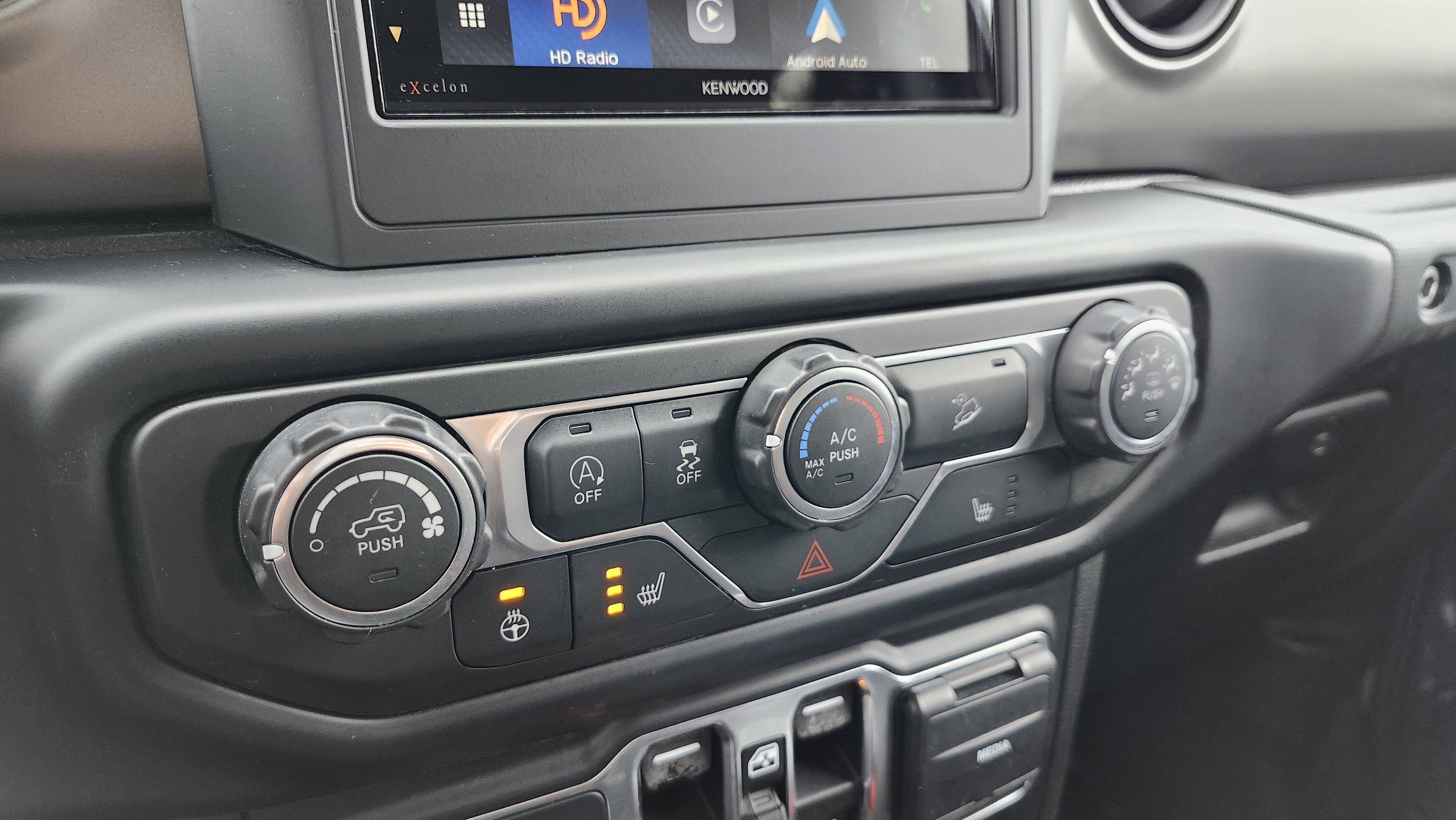 Used 2019 Jeep Wrangler Unlimited Sport S image 29