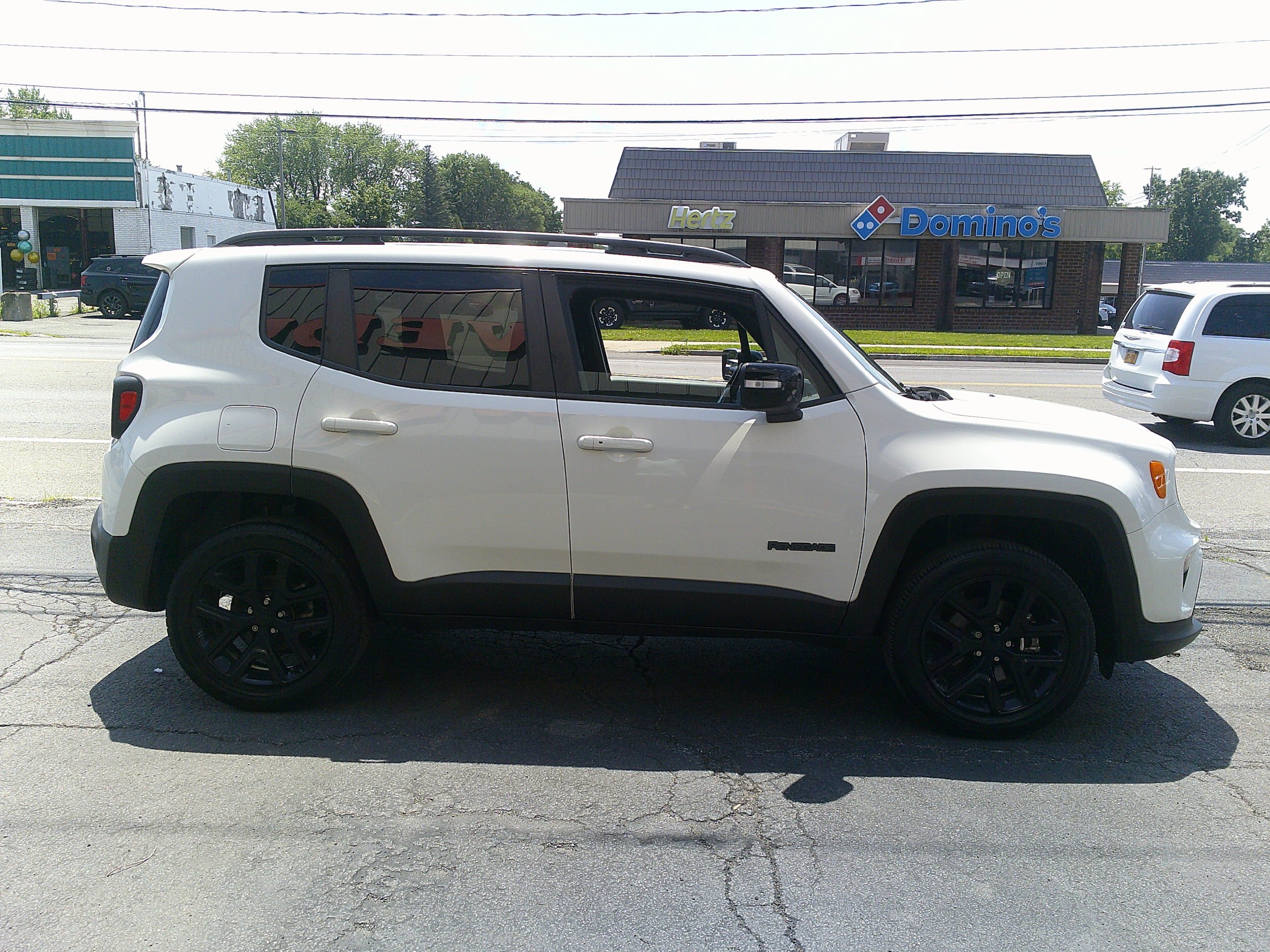 Used 2022 Jeep Renegade Altitude w/ Convenience Group AWD/4WD image 6