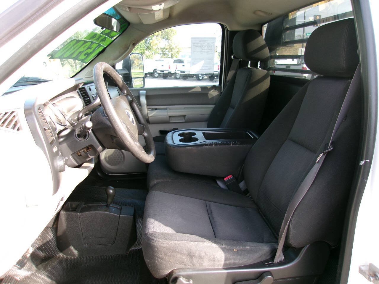 Used 2008 GMC Sierra 3500 W/T w/ Work Truck Preferred Package AWD/4WD image 11
