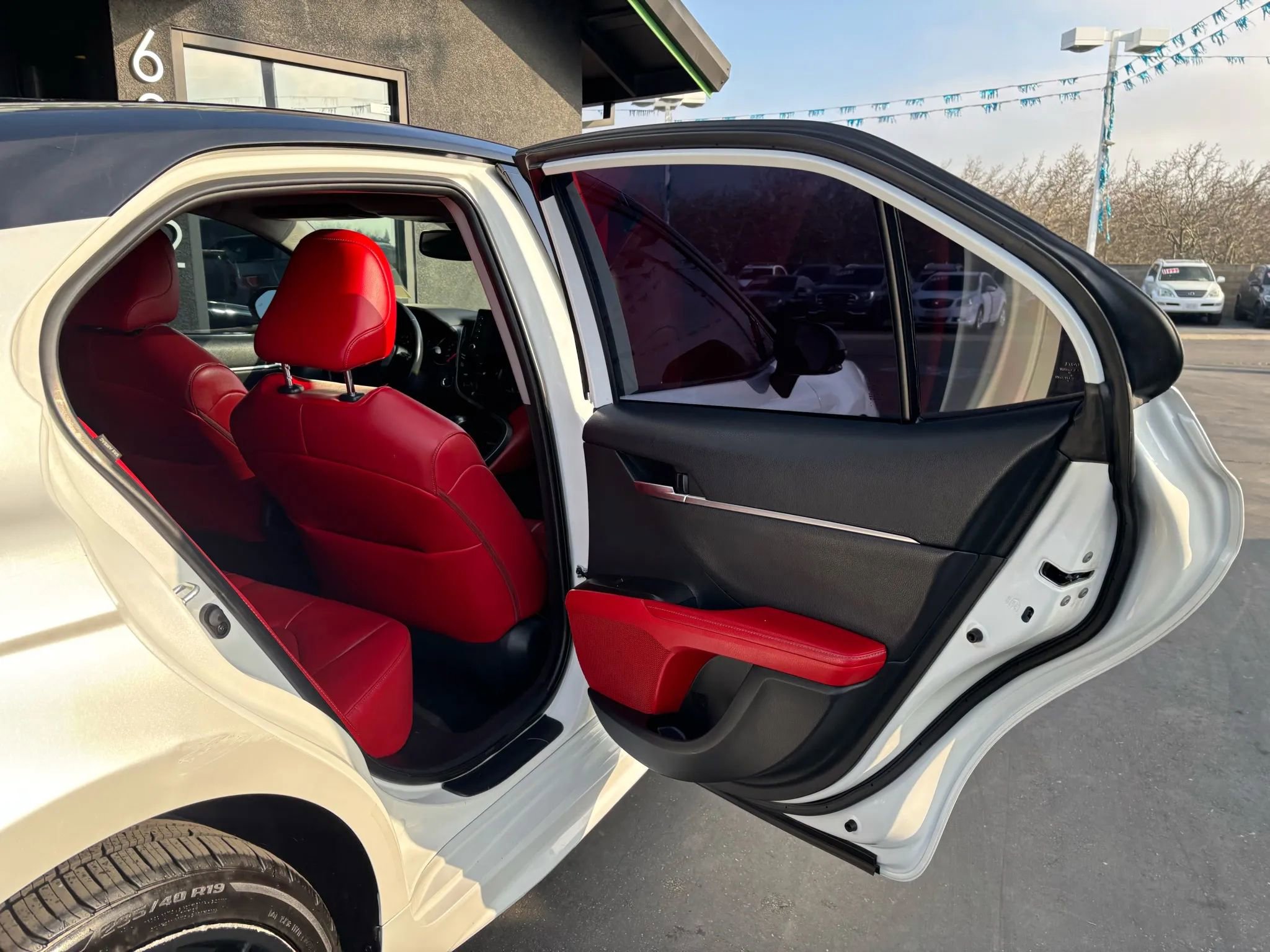 Used 2021 Toyota Camry XSE image 17