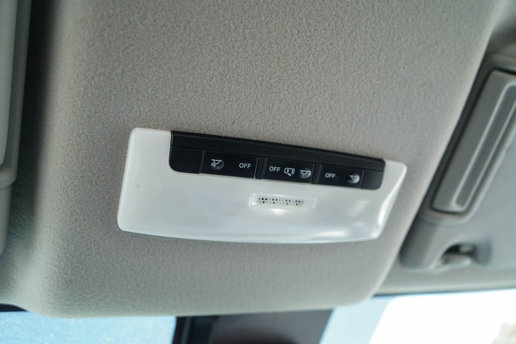 Used 2022 Nissan Versa SV image 29