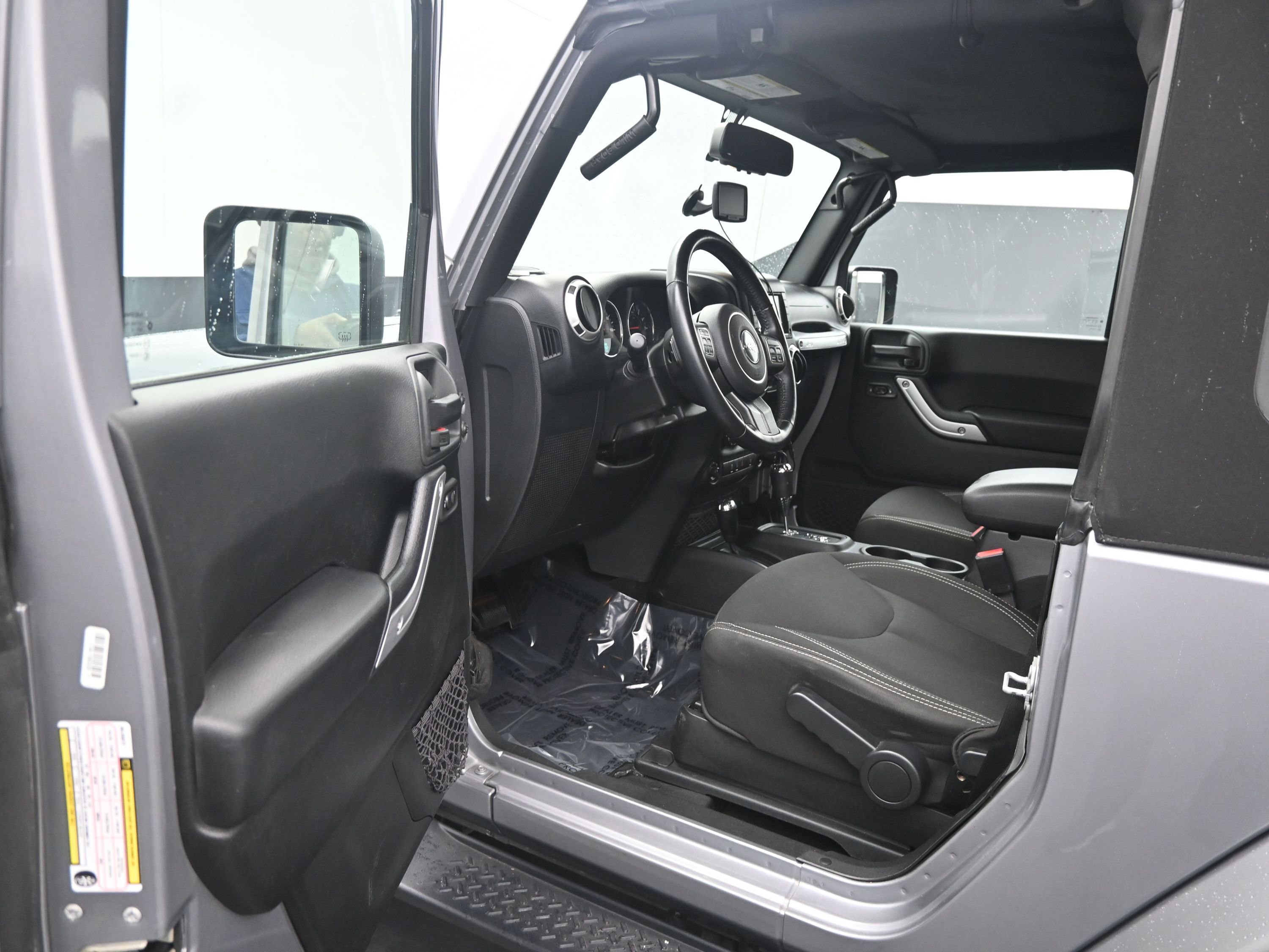 Used 2018 Jeep Wrangler Sahara w/ Connectivity Group image 13