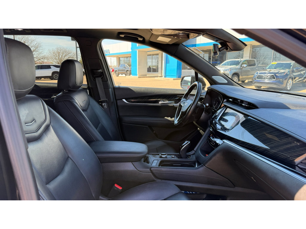 Used 2023 Cadillac XT6 Premium Luxury image 13