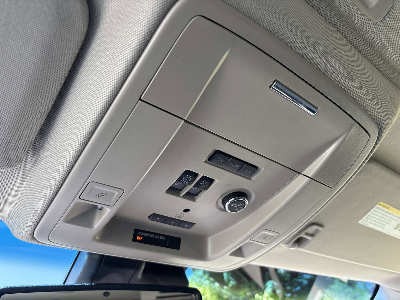 Used 2016 Chevrolet Suburban LT w/ Luxury Package RWD image 26