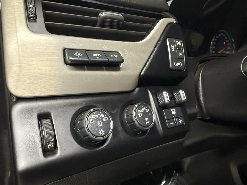 Used 2017 GMC Yukon Denali w/ Open Road Package image 11