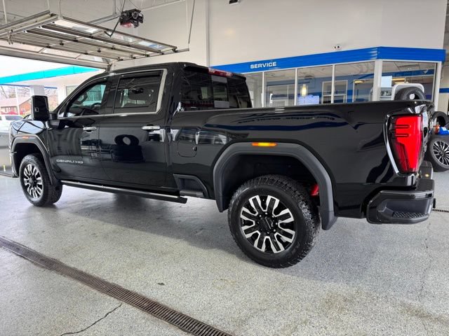 Used 2024 GMC Sierra 2500 Denali Ultimate AWD/4WD image 5
